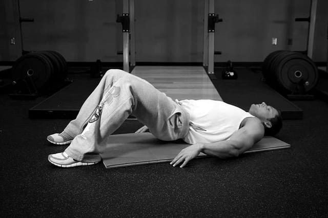 Glute bridge, start position