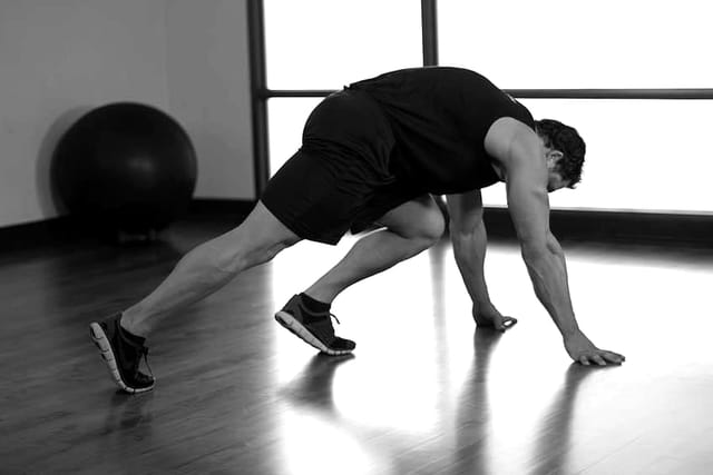 Mountain climbers, second position